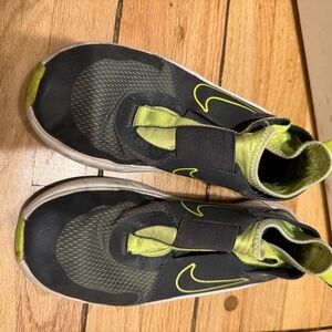 Nike Kids Black and Yellow Sneakers